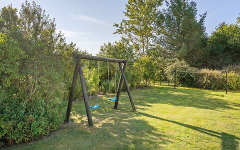 Rebecca - 1.5Km from the Sea: Dach, Haus, Zuhause, Hütte, Abstellgleis, Estate, Auffahrt, Gartenbauten, Garten, Schuppen