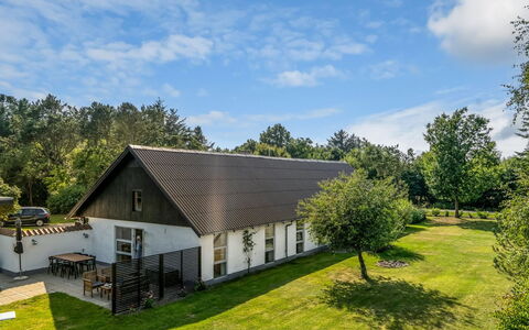Rebecca - 1.5Km from the Sea: Dach, Haus, Zuhause, Hütte, Abstellgleis, Estate, Auffahrt, Gartenbauten, Garten, Schuppen