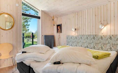 Delco - 200M from the Sea: Holz, Zuhause, Schlafzimmer, Hütte, Holzbeize, Hartholz, Bett, Design, Bettrahmen, Bedding