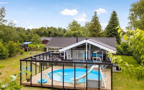 Herta - 700M from the Sea: Holz, Zuhause, Veranda, Deck, Hartholz, Dach, Holzbeize, Holzboden, Eco Hotel