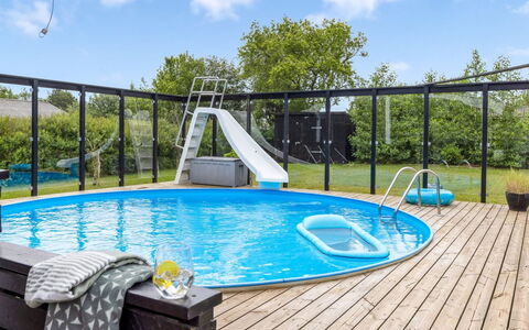 Herta - 700M from the Sea: Holz, Zuhause, Veranda, Deck, Hartholz, Dach, Holzbeize, Holzboden, Eco Hotel