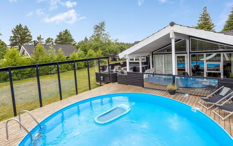 Herta - 700M from the Sea: Holz, Zuhause, Veranda, Deck, Hartholz, Dach, Holzbeize, Holzboden, Eco Hotel
