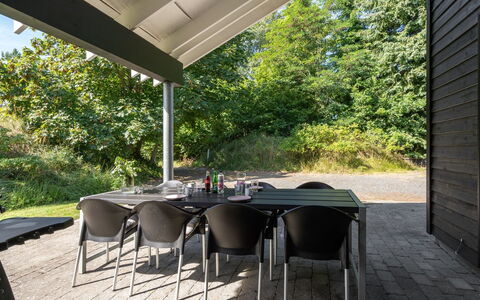 Ralda - 590M from the Sea: Die Architektur, Dach, Zuhause, Verbundwerkstoff, Daylighting, Abstellgleis, Auffahrt
