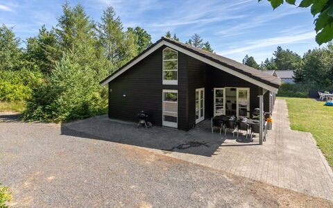Ralda - 590M from the Sea: Die Architektur, Dach, Zuhause, Verbundwerkstoff, Daylighting, Abstellgleis, Auffahrt