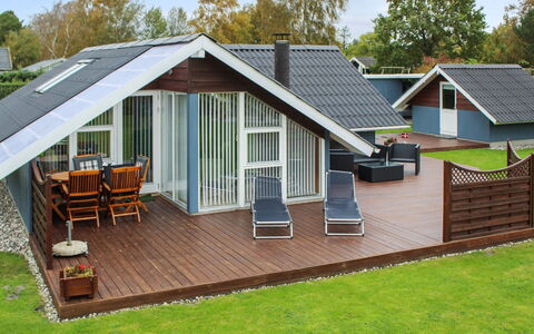 Jyde - 1.5Km from the Sea: Dach, Zuhause, Schatten, Hartholz, Hütte, Deck, Garten, Garten, Holzbeize, Design