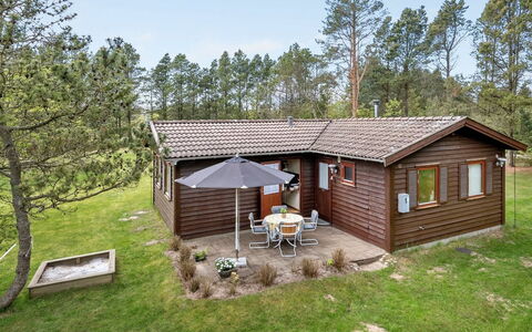 Carina - 5Km from the Sea: Wohngebiet, Dach, Vorort, Auffahrt, Estate, Kamin