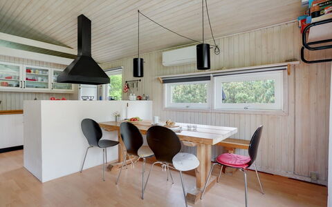 Evan - 1.3Km from the Sea: Interior Design, Flooring, Holz, Möbel, Decke, Fussboden, Light Fixture, Küche, Countertop, Beleuchtung