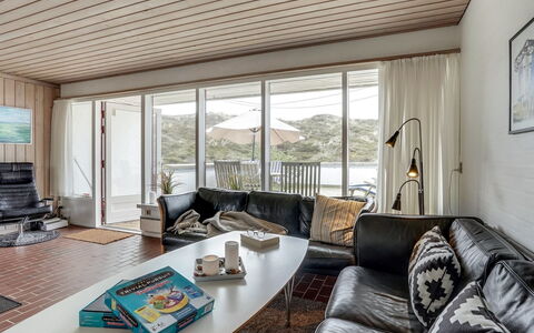 Emiljan - 400M from the Sea: Möbel, Interior Design, Couch, Holz, Fussboden, Flooring, Decke, Wohnzimmer, Zimmer, Zuhause