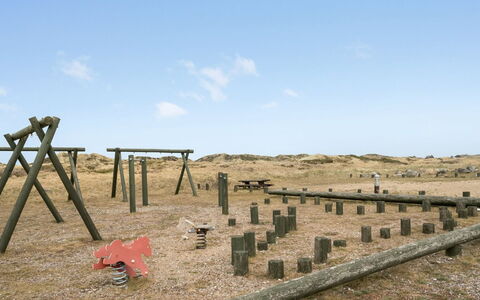 Emiljan - 400M from the Sea: Natürlichen Umgebung, Ökoregion, Einfach, Landschaft, Grundstueck, Wiese, Boden, Steppe, Zaun, Sand