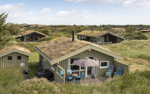 Syni - 500M from the Sea: Holz, Dach, Die Architektur, Zuhause, Haus, Hütte, Abstellgleis, Hartholz, Steigung, Estate