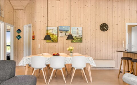 Dyke - 1.5Km from the Sea: Interior Design, Möbel, Flooring, Holz, Fussboden, Holzboden, Decke, Esszimmer, Küche & Esszimmer Tisch, Tabelle