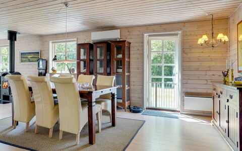 Tian - from the Sea: Möbel, Flooring, Interior Design, Holz, Decke, Fussboden, Holzboden, Stuhl, Esszimmer, Tabelle