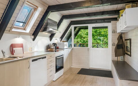 Vladanka - from the Sea: Holz, Decke, Flooring, Interior Design, Küche, Möbel, Fussboden, Dachboden, Countertop, Zimmer