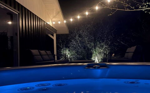 Adam - from the Sea: Beleuchtung, Nacht, Light Fixture, Hinterhof, Sicherheitsbeleuchtung, Schwimmbad, Landschaft Beleuchtung, Terrasse, Hotel, Hof