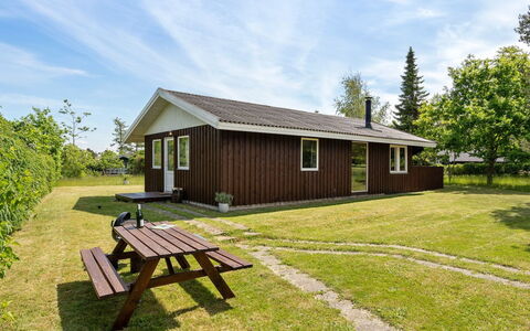 Soraya - 700M to the Fjord: Gras, Gebäude, Haus, Zuhause, Dach, Hütte, Die Architektur, Grundstueck, Einfach, Ländliches Gebiet