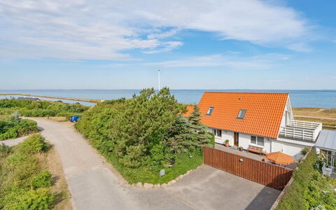 Yorrick - 50M to the Fjord: Zuhause, Hütte, Küste, Ozean, Estate, Tropen, Walkway, Balkon, Stockfotografie