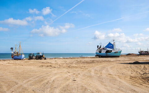 Asmo - 350M from the Sea: Blau, Strauch, Hütte, Ground, Garten, Estate, Schatten, Landscaping, Bauernhaus, Eco Hotel
