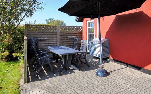 Indi - 400M from the Sea: Blau, Strauch, Hütte, Ground, Garten, Estate, Schatten, Landscaping, Bauernhaus, Eco Hotel
