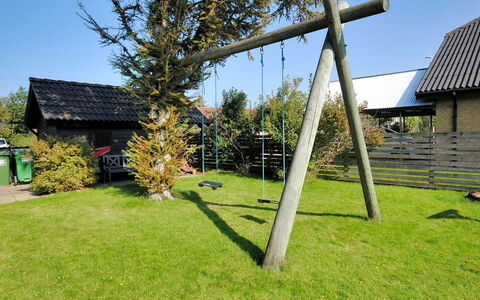 Indi - 400M from the Sea: Blau, Strauch, Hütte, Ground, Garten, Estate, Schatten, Landscaping, Bauernhaus, Eco Hotel