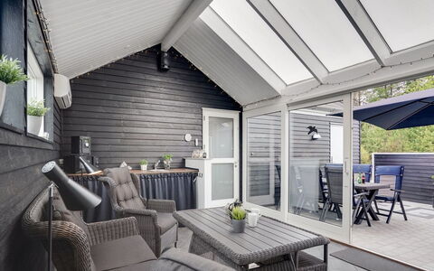 Henriete - 3.5Km from the Sea: Möbel, Holz, Zuhause, Gartenmöbel, Stuhl, Blumentopf, Veranda, Deck, Tür, Terrasse