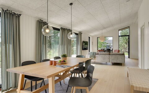 Vigga - 800M from the Sea: Die Architektur, Dach, Zuhause, Verbundwerkstoff, Daylighting, Abstellgleis, Auffahrt