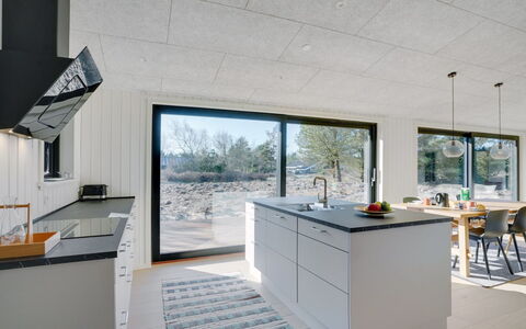 Vigga - 800M from the Sea: Die Architektur, Dach, Zuhause, Verbundwerkstoff, Daylighting, Abstellgleis, Auffahrt