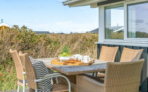 Esma - 150M from the Sea: Möbel, Gartenmöbel, Stuhl, Holz, Tabelle, Tisch Im Freien, Wicker, Küche & Esszimmer Tisch, Terrasse, Holzbeize