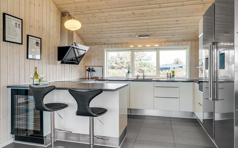 Esma - 150M from the Sea: Küche, Flooring, Countertop, Interior Design, Möbel, Holz, Decke, Light Fixture, Küchengerät, Fussboden