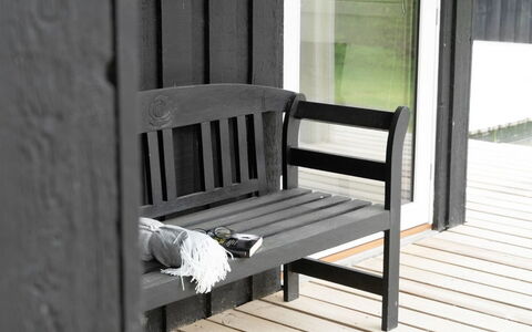Jarno - 1Km from the Sea: Decke, Flooring, Interior Design, Fussboden, Verbundwerkstoff, Möbel, Resort, Hotel, Design, Daylighting