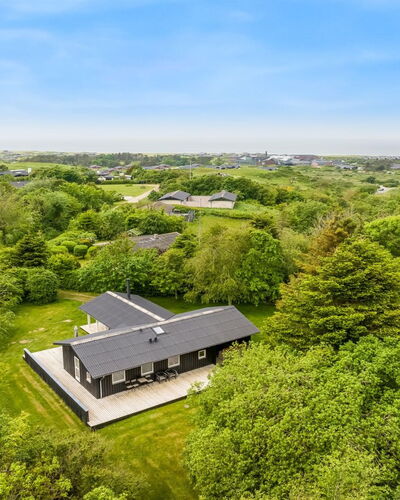 Jarno - 1Km from the Sea