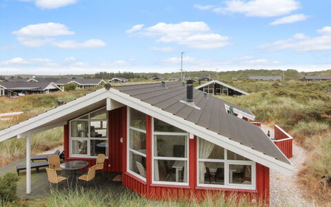 Gamal - 400M from the Sea: Möbel, Interior Design, Flooring, Holz, Fussboden, Decke, Holzboden, Stuhl, Tabelle, Beleuchtung