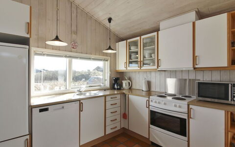 Styrman - 600M from the Sea: Abstellgleis, Daylighting