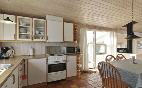 Styrman - 600M from the Sea: Abstellgleis, Daylighting