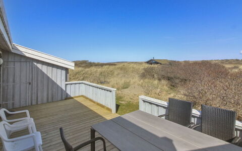 Styrman - 600M from the Sea: Möbel, Interior Design, Flooring, Holz, Fussboden, Decke, Holzboden, Stuhl, Tabelle, Beleuchtung