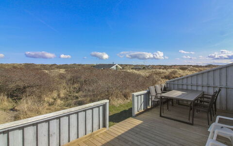 Styrman - 600M from the Sea: Möbel, Interior Design, Flooring, Holz, Fussboden, Decke, Holzboden, Stuhl, Tabelle, Beleuchtung