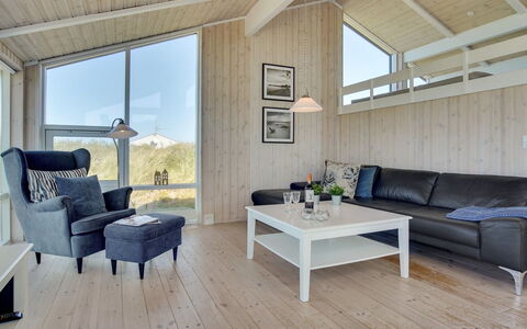 Welma - 500M from the Sea: Decke, Hütte, Hartholz, Winter, Planke, Wohnzimmer, Stuhl, Holzboden, Einfrieren, Schnee