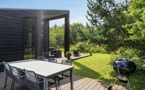 Herdie - 900M from the Sea: Möbel, Interior Design, Flooring, Holz, Fussboden, Decke, Holzboden, Stuhl, Tabelle, Beleuchtung