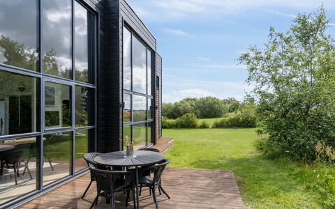 Herdie - 900M from the Sea: Möbel, Interior Design, Flooring, Holz, Fussboden, Decke, Holzboden, Stuhl, Tabelle, Beleuchtung