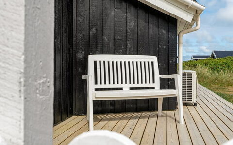 Fanni - 460M from the Sea: Möbel, Interior Design, Flooring, Holz, Fussboden, Decke, Holzboden, Stuhl, Tabelle, Beleuchtung