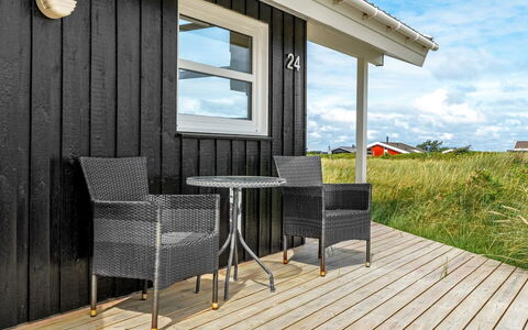 Fanni - 460M from the Sea: Möbel, Interior Design, Flooring, Holz, Fussboden, Decke, Holzboden, Stuhl, Tabelle, Beleuchtung