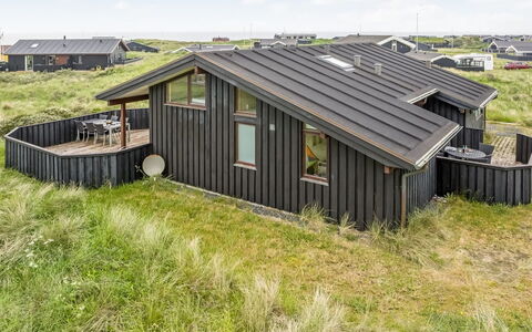 Yma - 200M from the Sea: Decke, Flooring, Interior Design, Fussboden, Verbundwerkstoff, Möbel, Resort, Hotel, Design, Daylighting