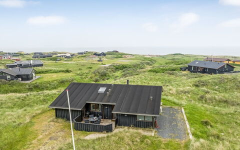 Yma - 200M from the Sea: Decke, Flooring, Interior Design, Fussboden, Verbundwerkstoff, Möbel, Resort, Hotel, Design, Daylighting