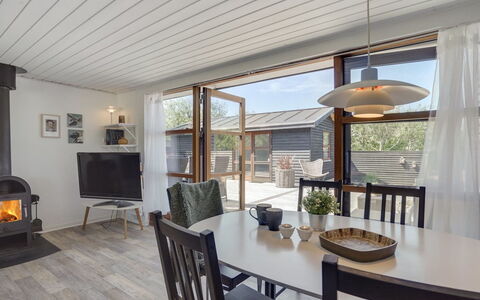 Grubbe - 600M from the Sea: Flooring, Fussboden, Decke, Interior Design, Countertop, Küche, Cabinetry, Zimmer, Major Appliance, Light Fixture