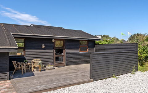 Grubbe - 600M from the Sea: Dach, Haus, Grundstueck, Zuhause, Hütte, Estate, Gartenbauten, Schatten, Blockhaus, Landscaping