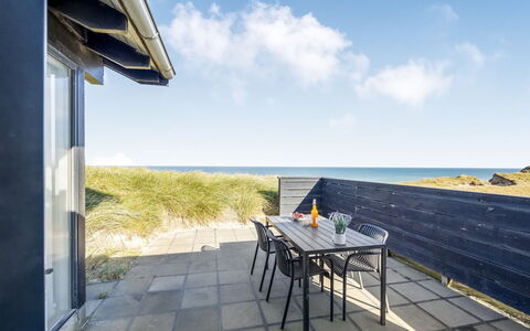 Antonie - 95M from the Sea: Blau, Strauch, Hütte, Ground, Garten, Estate, Schatten, Landscaping, Bauernhaus, Eco Hotel