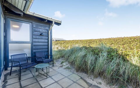 Antonie - 95M from the Sea: Blau, Strauch, Hütte, Ground, Garten, Estate, Schatten, Landscaping, Bauernhaus, Eco Hotel