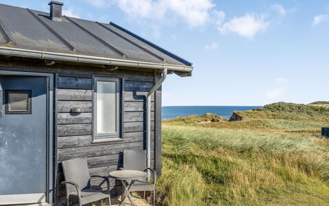 Antonie - 95M from the Sea: Blau, Strauch, Hütte, Ground, Garten, Estate, Schatten, Landscaping, Bauernhaus, Eco Hotel