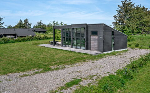 Marielouise - 900M from the Sea: Holz, Dach, Haus, Hütte, Tür, Zuhause, Abstellgleis, Grundstueck, Gartenbauten, Schuppen