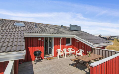 Asta - 85M from the Sea: Möbel, Interior Design, Flooring, Holz, Fussboden, Decke, Holzboden, Stuhl, Tabelle, Beleuchtung