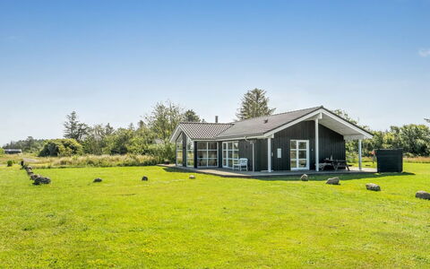 Engelina - 1.3Km from the Sea: Gras, Haus, Dach, Zuhause, Hütte, Strauch, Grundstueck, Ländliches Gebiet, Bauernhaus, Ground